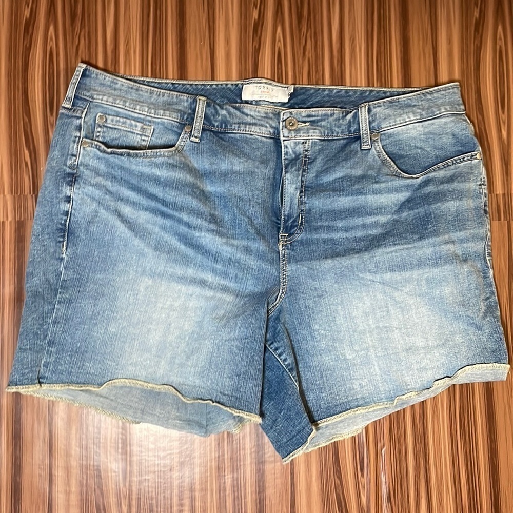 TORRID Denim Shorts Size 22